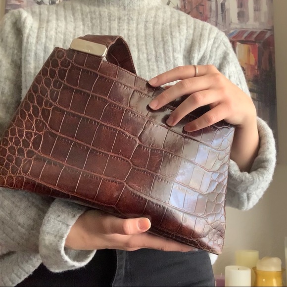 SOLD Vintage FURLA Leather Embossed Italian Purse - Picture 3 of 9